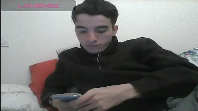 Snapshot of Tombgy07 chatting on 02.18.25 Tombgy07 online show from 02.18.25