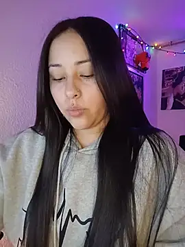 Snapshot of persefone_core chatting on 11.19.25 persefone core online show from 11.19.25