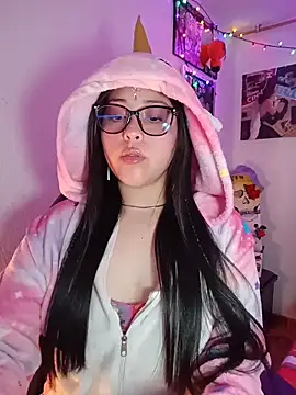 Snapshot of persefone_core chatting on 12.13.25 persefone core online show from 12.13.25