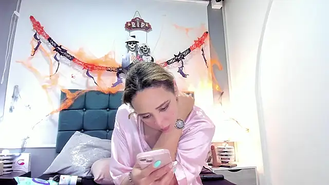 charlott lens online show from 10.28.25