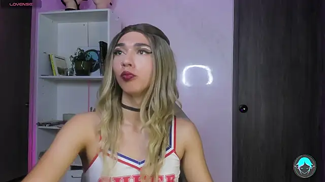 Snapshot of sofi_elfqueen chatting on 02.17.25 sofi elfqueen online show from 02.17.25