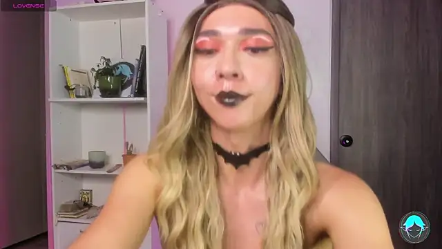 Snapshot of sofi_elfqueen chatting on 02.19.25 sofi elfqueen online show from 02.19.25