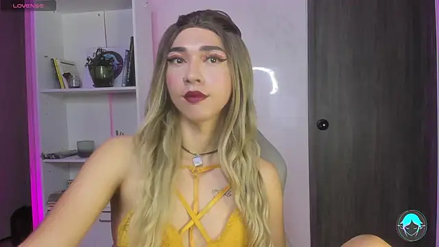 Snapshot of sofi_elfqueen chatting on 02.21.25 sofi elfqueen online show from 02.21.25