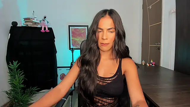 Snapshot of camille-rose chatting on 04.02.26 camille-rose online show from 04.02.26