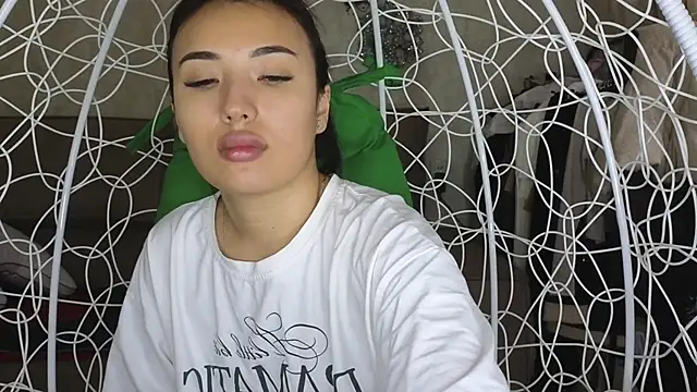 lily  foster online show from 10.15.25