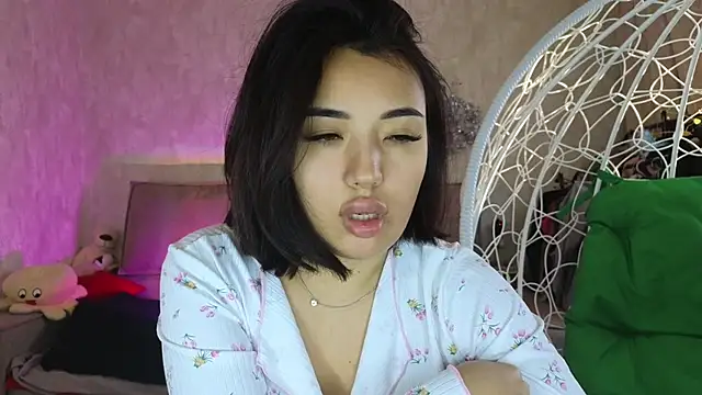 lily  foster online show from 10.24.25