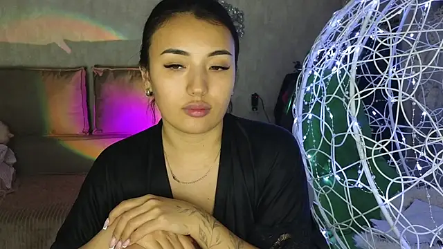 lily  foster online show from 11.18.25