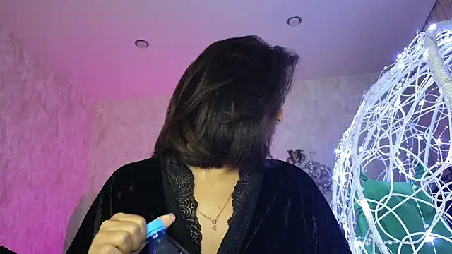 lily  foster online show from 12.19.25