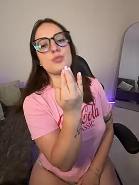 Snapshot of Megan_lu2 chatting on 09.30.25 Megan lu2 online show from 09.30.25