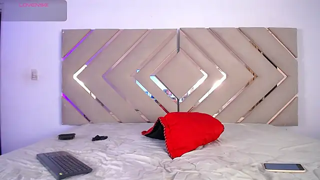 Snapshot of Raven_foxter1 chatting on 12.23.24 Raven foxter1 online show from 12.23.24