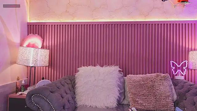 Emiily Scott1 online show from 12.09.24