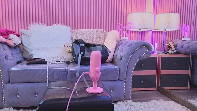 Emiily Scott1 online show from 01.10.25