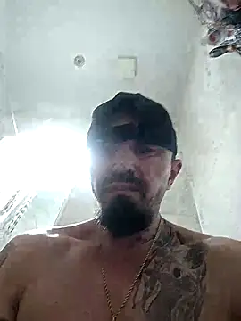 Snapshot of erbod_Johnny chatting on 12.01.25 erbod Johnny online show from 12.01.25