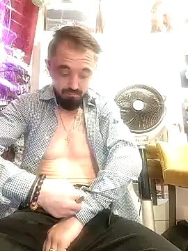 Snapshot of erbod_Johnny chatting on 12.23.25 erbod Johnny online show from 12.23.25