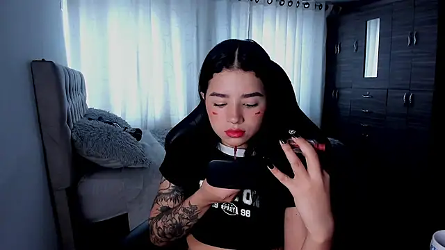 aliice walker  online show from 12.02.25