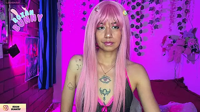 Snapshot of Roxanbunny1 chatting on 05.23.26 Roxanbunny1 online show from 05.23.26