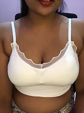 Snapshot of Rose_Olivia chatting on 11.29.25 Rose Olivia online show from 11.29.25