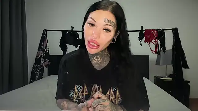 claudiacvc95 online show from 11.06.25