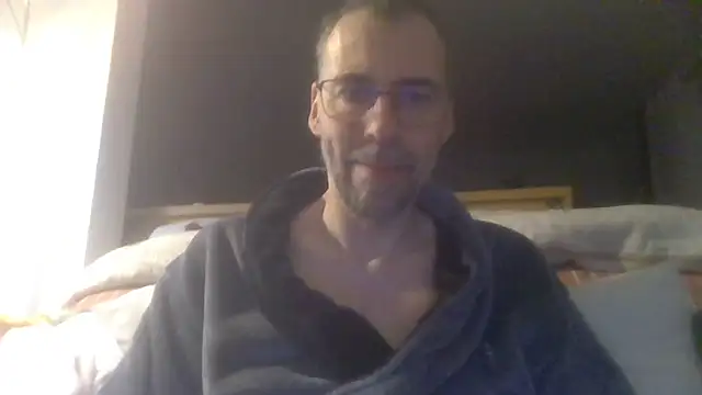 Snapshot of ptitcanard60600 chatting on 12.21.25 ptitcanard60600 online show from 12.21.25