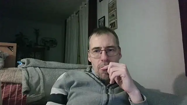 Snapshot of ptitcanard60600 chatting on 03.12.26 ptitcanard60600 online show from 03.12.26