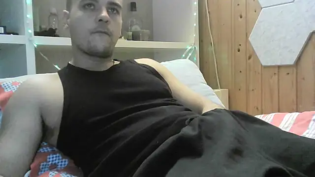 Snapshot of ItalianVinDiesel chatting on 10.30.25 ItalianVinDiesel online show from 10.30.25