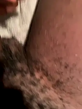 Snapshot of la_chiennete chatting on 09.29.25 la chiennete online show from 09.29.25