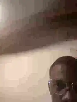 Snapshot of la_chiennete chatting on 10.11.25 la chiennete online show from 10.11.25