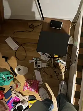 Snapshot of la_chiennete chatting on 10.20.25 la chiennete online show from 10.20.25