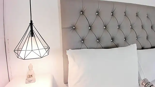 Victoriaxx  online show from 02.15.25