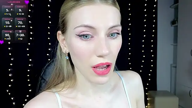 Snapshot of Lilianna_Just chatting on 01.12.25 Lilianna Just online show from 01.12.25