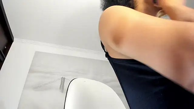 Snapshot of Apotheosis01 chatting on 12.14.24 Apotheosis01 online show from 12.14.24