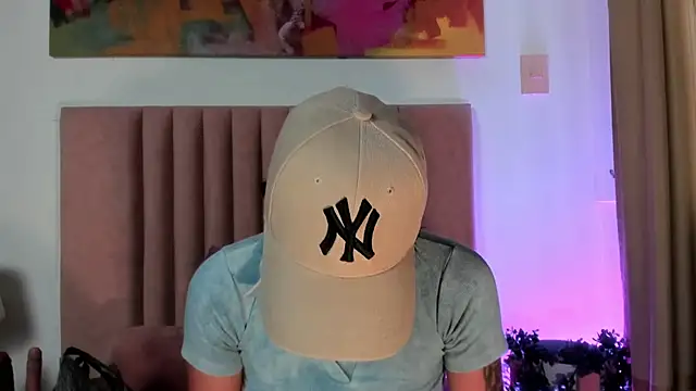 NoraDasilva online show from 03.04.25