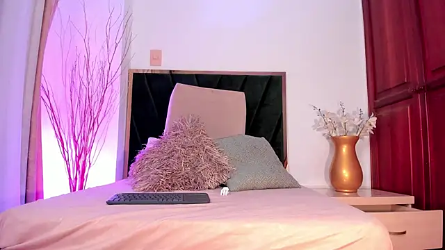 NoraDasilva online show from 03.21.25