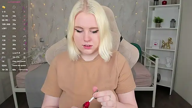 art lovee online show from 02.26.25