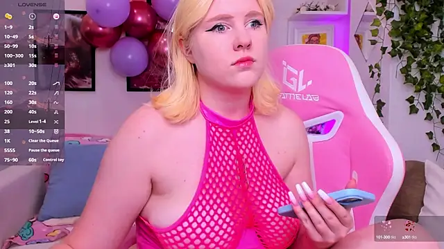 art lovee online show from 10.05.25