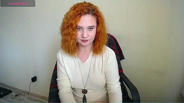 Snapshot of RedHeadSTARx chatting on 02.28.25 RedHeadSTARx online show from 02.28.25