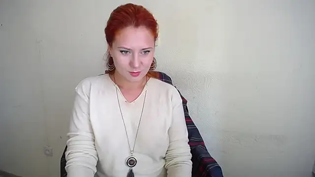 Snapshot of RedHeadSTARx chatting on 09.13.25 RedHeadSTARx online show from 09.13.25