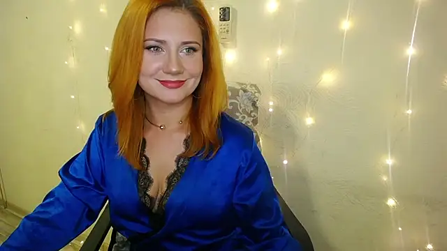 Snapshot of RedHeadSTARx chatting on 11.11.25 RedHeadSTARx online show from 11.11.25