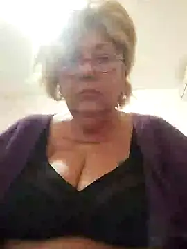 Snapshot of Merilulla chatting on 02.13.25 Merilulla online show from 02.13.25