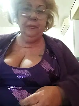 Snapshot of Merilulla chatting on 02.15.25 Merilulla online show from 02.15.25