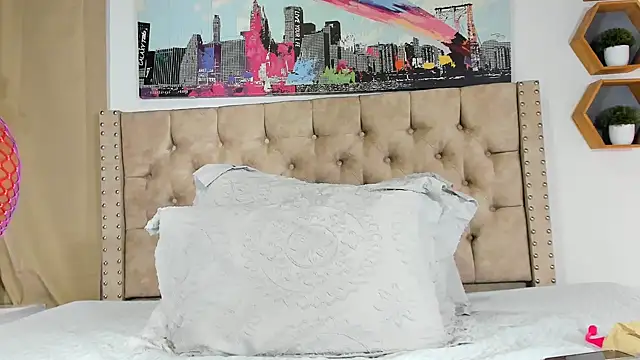 KeryHillson online show from 02.10.25