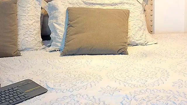 KeryHillson online show from 11.21.25