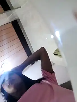 Snapshot of Babylolatop chatting on 12.17.24 Babylolatop online show from 12.17.24