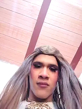 Snapshot of Babylolatop chatting on 12.23.24 Babylolatop online show from 12.23.24