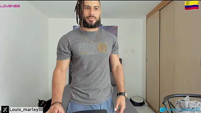 Snapshot of Louis_marley__ chatting on 01.05.25 Louis marley online show from 01.05.25