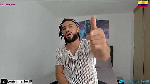 Snapshot of Louis_marley__ chatting on 01.10.25 Louis marley online show from 01.10.25