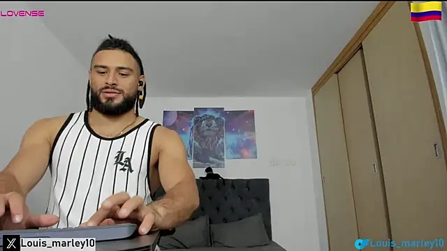 Snapshot of Louis_marley__ chatting on 02.12.25 Louis marley online show from 02.12.25