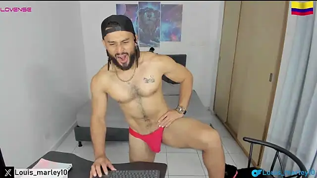 Snapshot of Louis_marley__ chatting on 02.20.25 Louis marley online show from 02.20.25