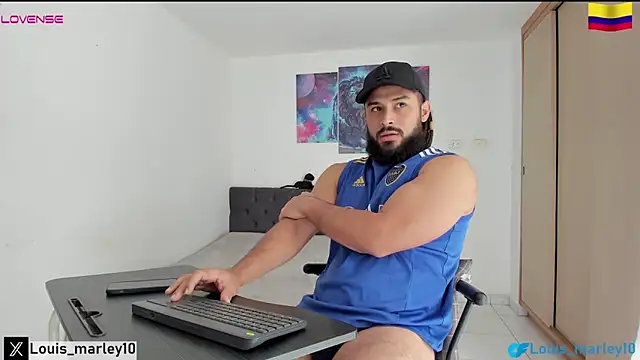 Snapshot of Louis_marley__ chatting on 10.31.25 Louis marley online show from 10.31.25