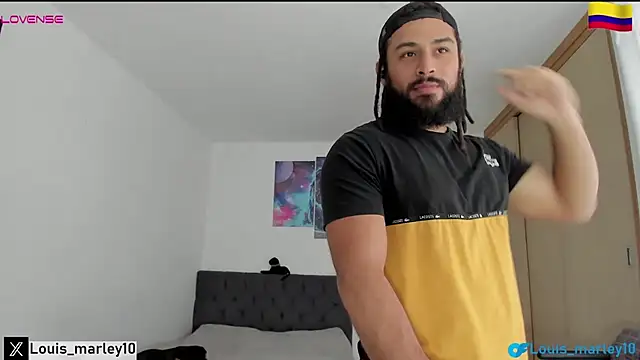 Snapshot of Louis_marley__ chatting on 12.14.25 Louis marley online show from 12.14.25